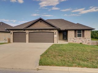 Foreclosed Home - 1644 N EAGLE VALLEY LN, 65714