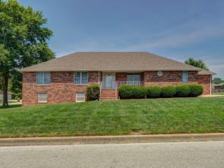 Foreclosed Home - 709 W OSAGE DR, 65714