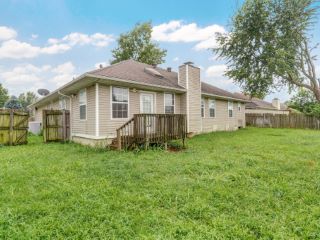 Foreclosed Home - 117 W HUNTER DR, 65714