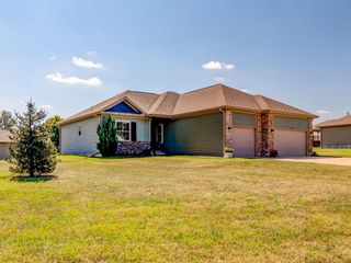 Foreclosed Home - 133 THREE PINES CIR, 65737