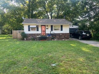 Foreclosed Home - 638 N PHELPS AVE, 65738