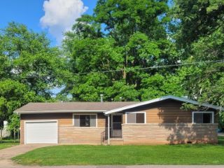Foreclosed Home - 222 S WEST AVE, 65738