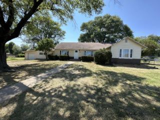 Foreclosed Home - 1323 S ILLINOIS AVE, 65738