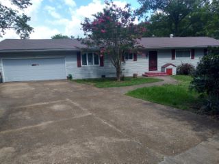 Foreclosed Home - 144 WESTVIEW DR, 65739