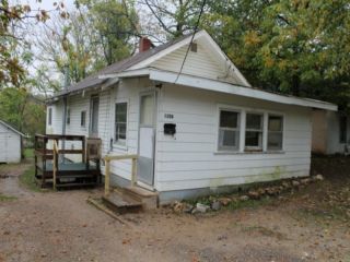 Foreclosed Home - 1208 SAINT LOUIS ST, 65775