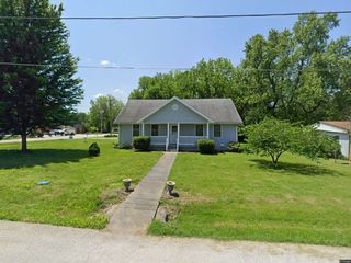 Foreclosed Home - 102 W ROBBERSON ST, 65781