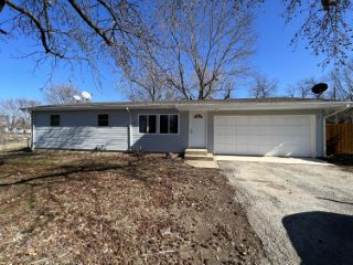 Foreclosed Home - 610 BARWICK PL, 65781