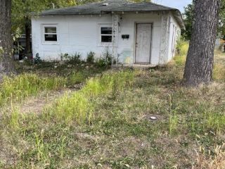 Foreclosed Home - 802 CORN AVE, 65793