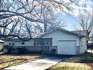 Foreclosed Home - 2614 E LOMBARD ST, 65802