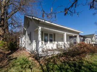 Foreclosed Home - 1719 E LOMBARD ST, 65802