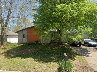 Foreclosed Home - 1018 S TIMBERCREEK AVE, 65802