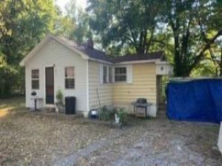 Foreclosed Home - 203 N MEADOWVIEW AVE, 65802