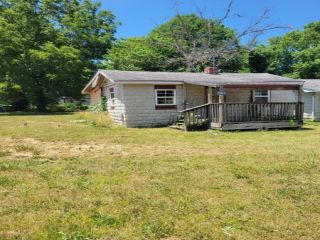 Foreclosed Home - 501 N WEST AVE, 65802
