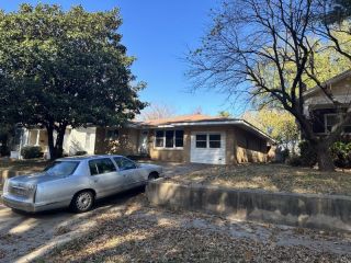 Foreclosed Home - 811 W WEBSTER ST, 65802