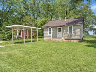 Foreclosed Home - 604 N BROWN AVE, 65802