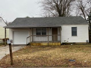 Foreclosed Home - 1524 W LYNN ST, 65802