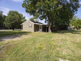 Foreclosed Home - 3001 W MOUNT VERNON ST, 65802