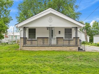 Foreclosed Home - 1429 N MARION AVE, 65802