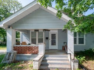 Foreclosed Home - 1643 E CHERRY ST, 65802