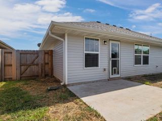 Foreclosed Home - 5627 W PECAN ST, 65802