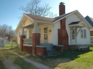 Foreclosed Home - 1132 W LYNN ST, 65802