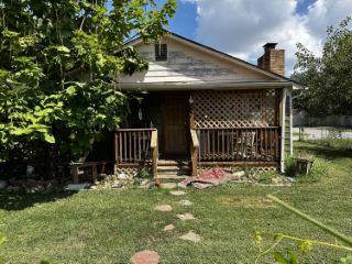 Foreclosed Home - 1702 N GOLDEN AVE, 65802