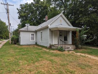 Foreclosed Home - 1221 E SCOTT ST, 65802