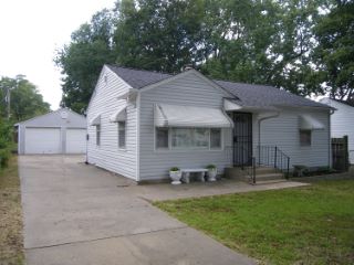 Foreclosed Home - 1830 E ELM ST, 65802