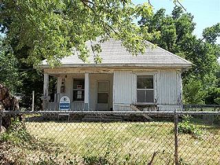 Foreclosed Home - 1356 E PACIFIC ST, 65803