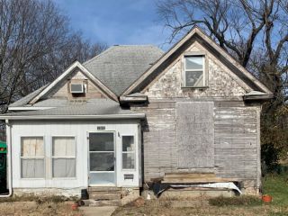 Foreclosed Home - 1301 E LOCUST ST, 65803