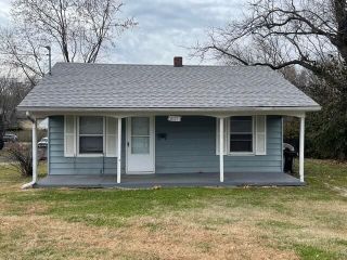 Foreclosed Home - 2101 N FORT AVE, 65803