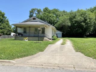 Foreclosed Home - 2116 N MARION AVE, 65803