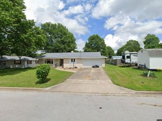 Foreclosed Home - 3244 N PICKWICK AVE, 65803