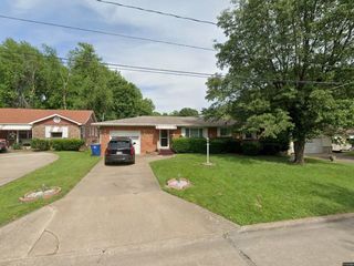 Foreclosed Home - 1616 N DELAWARE AVE, 65803