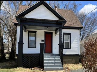 Foreclosed Home - 2234 N EAST AVE, 65803