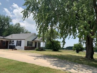 Foreclosed Home - 3420 E VALLEY WATER MILL RD, 65803