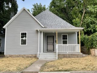 Foreclosed Home - 1510 N LYON AVE, 65803