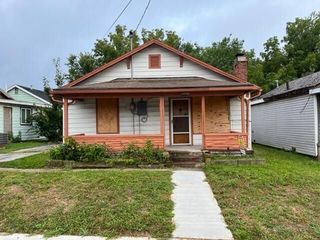 Foreclosed Home - 1328 E DIVISION ST, 65803