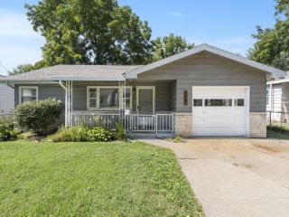Foreclosed Home - 2043 N FREMONT AVE, 65803