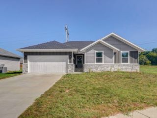 Foreclosed Home - 2359 W TWIN LAKES DR, 65803