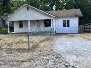 Foreclosed Home - 2339 N LEXINGTON AVE, 65803