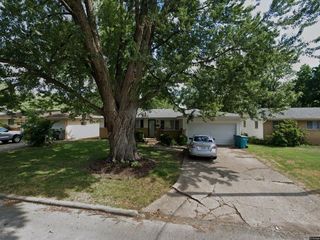 Foreclosed Home - 1468 E WAYLAND ST, 65804