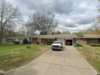 Foreclosed Home - 2703 S CLAREMONT AVE, 65804