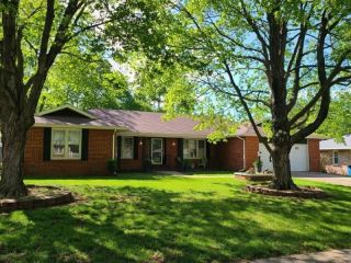 Foreclosed Home - 4017 S FAIRWAY AVE, 65804