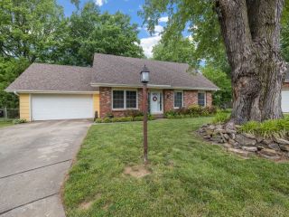 Foreclosed Home - 3315 S GRAYSTONE AVE, 65804