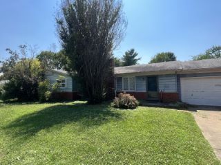 Foreclosed Home - 1955 S LUSTER AVE, 65804