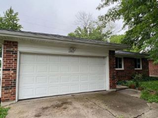 Foreclosed Home - 1432 S LOVERS LN, 65804