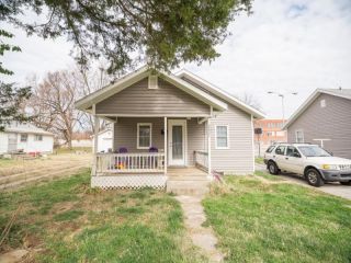 Foreclosed Home - 2227 W WALNUT ST, 65806