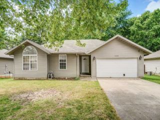Foreclosed Home - 2385 S TIMBERCREEK AVE, 65807
