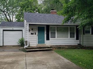 Foreclosed Home - 1511 S ROANOKE AVE, 65807